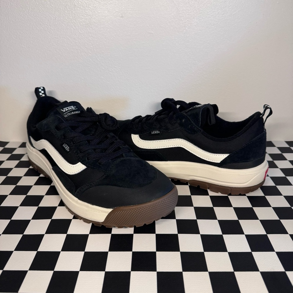 Vans Black and Cream Sneakers with Iconic Style - Picture 3 of 6